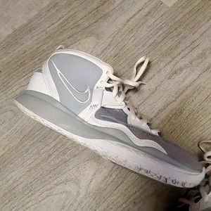 Size 8 Nike Basketball Shoes